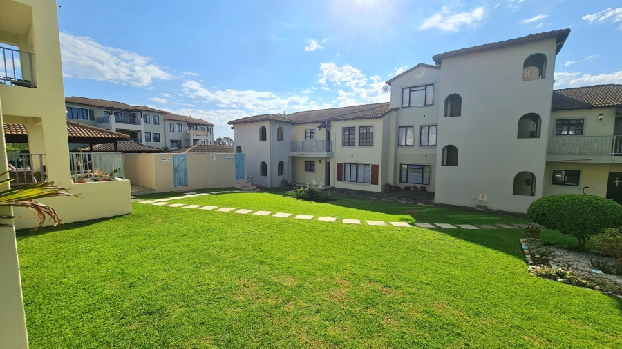 2 Bedroom Property for Sale in Bowtie Western Cape